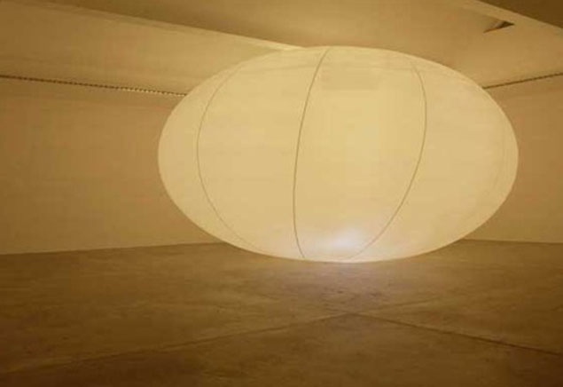 Andrew Kearney: Silence, 2001, fabric inflatable orb with internal sound to light system, diameter 5 meters | VISUAL Centre for Contemporary Art Andrew Kearney: Silence, 2001, fabric inflatable orb with internal sound to light system, diameter 5 meters | VISUAL Centre for Contemporary Art