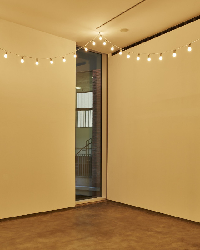 Photograph: “Untitled” (Arena), 1993. Light bulbs, porcelain light sockets, dimmer switch and extension cords © The Felix Gonzalez-Torres Foundation, courtesy of Andrea Rosen Gallery, New York. Photograph by Simon Mills | Maria Fusco: We are no longer needed by what we created | Saturday 23 January | Metropolitan Arts Centre (The MAC)
