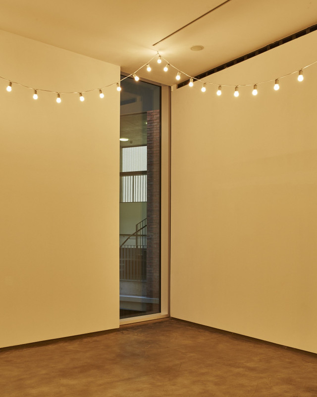 Photograph: “Untitled” (Arena), 1993. Light bulbs, porcelain light sockets, dimmer switch and extension cords © The Felix Gonzalez-Torres Foundation, courtesy of Andrea Rosen Gallery, New York. Photograph by Simon Mills | Maria Fusco: We are no longer needed by what we created | Saturday 23 January 2016 | Metropolitan Arts Centre (The MAC)