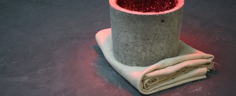 katiewatchorn-cudmilkandheats-2014-concrete-woolblanket-saltsolution-heatlamp-dimensionsvariable_1_orig
