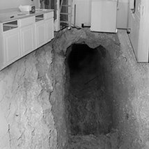 Mark Manders: Two Interconnected Houses |  Douglas Hyde Gallery 
Trinity College, Dublin 2 | Friday 10 June to Wednesday 13 July 2011 | to 