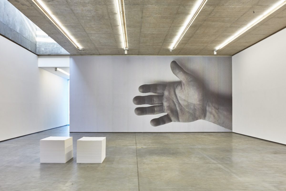 © The Felix Gonzalez-Torres Foundation, courtesy of Andrea Rosen Gallery, New York. Photography courtesy of Simon Mills. | Felix Gonzalez-Torres: This Place | Friday 30 October 2015  – Sunday 24 January 2016 | Metropolitan Arts Centre (The MAC)