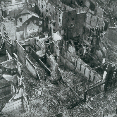 Reflecting 1916 |  Photo Museum Ireland 
Meeting House Square Temple Bar, Dublin 2 | Saturday 19 March to Sunday 8 May 2016 | to 