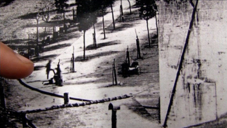 belit sağ, and the image gazes back, 2014. Courtesy of the artist. | Tiny deaths: glitches, spells, interruptions | Saturday 18 March  – Saturday 6 May 2017 | CCA