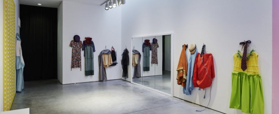 visual costumes and movement