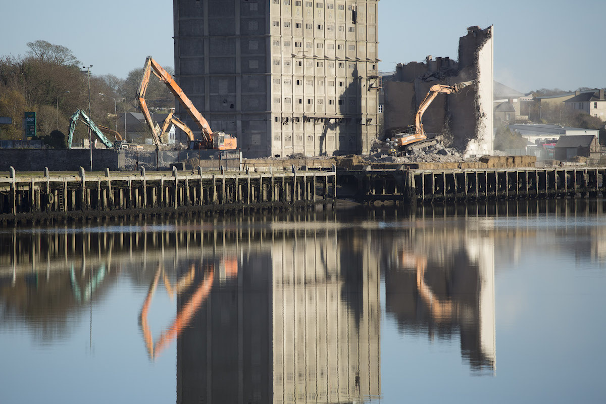 Keith Currams: 10 Stories to Dust | Friday 5 January  – Saturday 27 January 2018 | Garter Lane Arts Centre