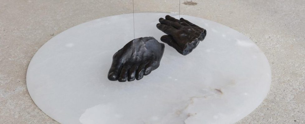 dorothy_cross_hand_foot1