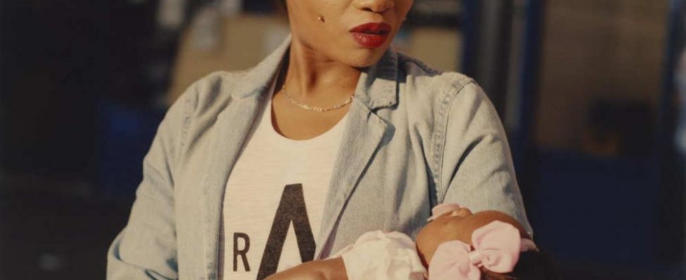 Enda-Bowe-b.1975-Cybil-McCaddy-with-Daughter-Lulu