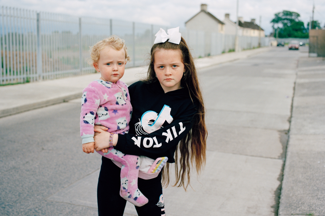 Tamara Eckhardt: Shauna with her cousin (2021); courtesy of the artist | Youth of the Island Field | Saturday 16 April  – Saturday 11 June 2022 | Ormston House