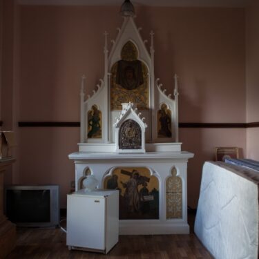 Pauline Rowan: Under a Vaulted Sky |  Royal Hibernian Academy 
15 Ely Place, Dublin 2 | Saturday 23 November 2024 to Sunday 2 February 2025 | to 