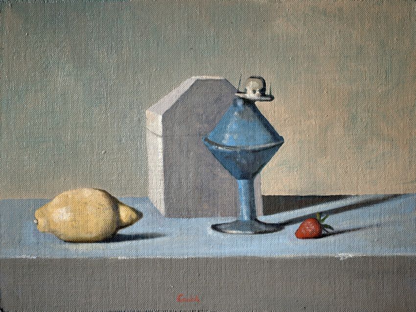 Conrad Frankel: Roman lamp with Butter-church and fruit, oil on linen laid on wood, 40 x 30cm | Conrad Frankel: Silent Light | Thursday 21 May  – Sunday 14 June 2026 | Olivier Cornet Gallery | Conrad Frankel: Roman lamp with Butter-church and fruit, oil on linen laid on wood, 40 x 30cm | still life, representational appoach; on a surface that could be a table-top, blue-ish, we see a lemon to the lef, viewed side-on, and a small strawberry about two-thirds of the way over to the right edge; between them are two items; the one nearer to us may be the Roman lamp, blue, looks like it made oif tin, so possibly a modern take on the object; behind it is, presumably, the butter-church 